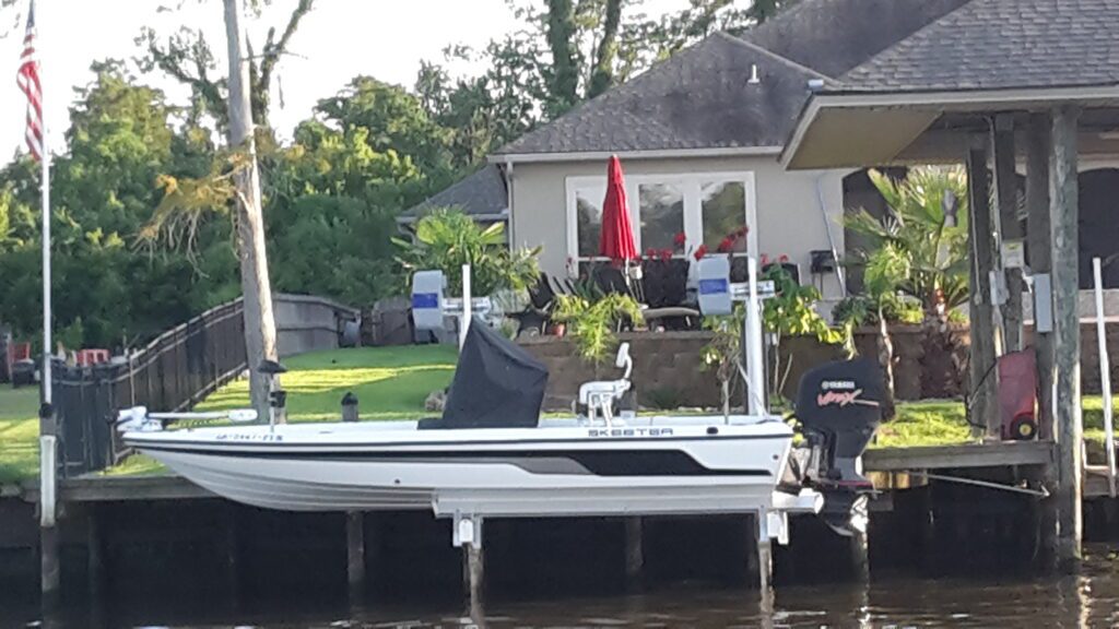 boat dock on superlift metal bar